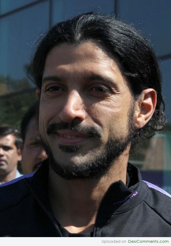 Farhan Akhtar Looking Simple