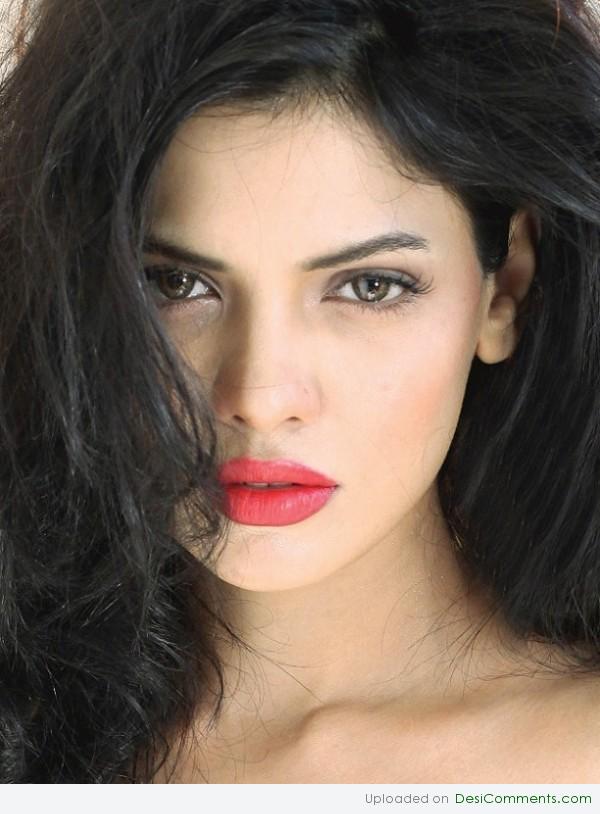 Sara Loren Beautiful Eyes