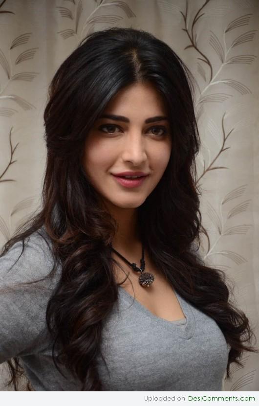 Shruti Hassan Looking Pretty