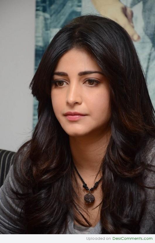 Shruti Hassan Looking lovely