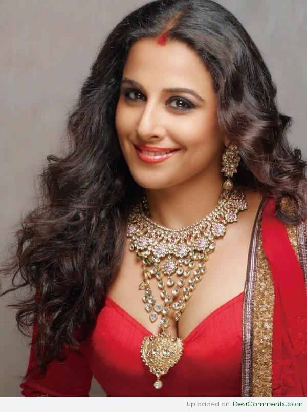 Vidya Balan Wearing Nice Jewelers