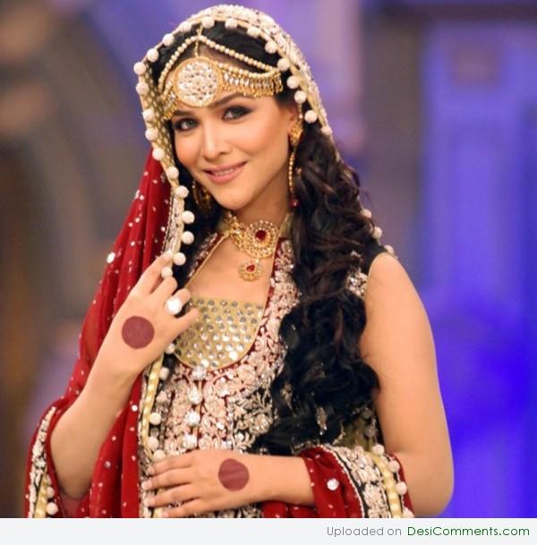 Humaima Malick Looking Gorgeous