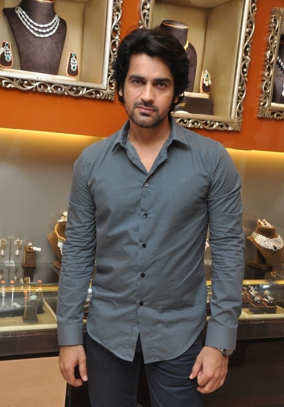 Arjan Bajwa In Gery T – Shirt