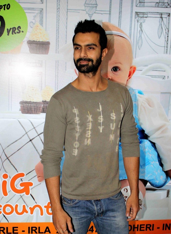 Ashmit Patel Looking Handsome Photo