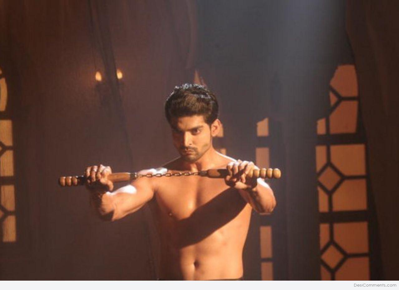 Gurmeet choudhary shirtless