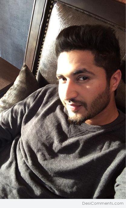 Jassi Gill Looking Smart Image - DesiComments.com