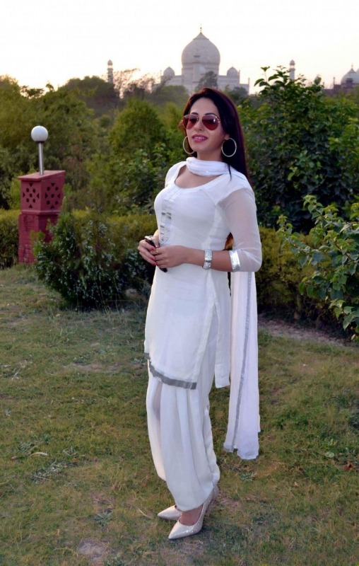 Keeya Khanna Promotes Chal Bhaag In Agra