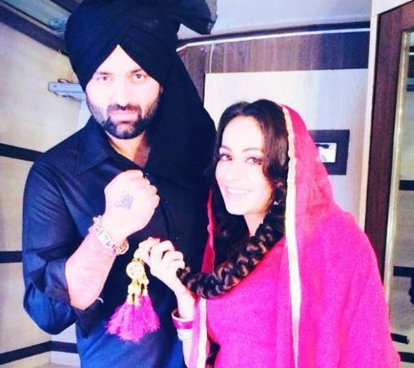 Keeya Khanna With Navraj Hans During Song Shooting