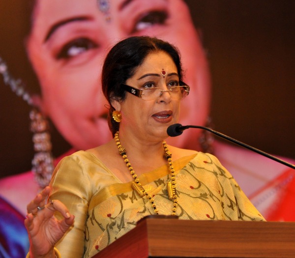 Kirron Kher Giving Speech