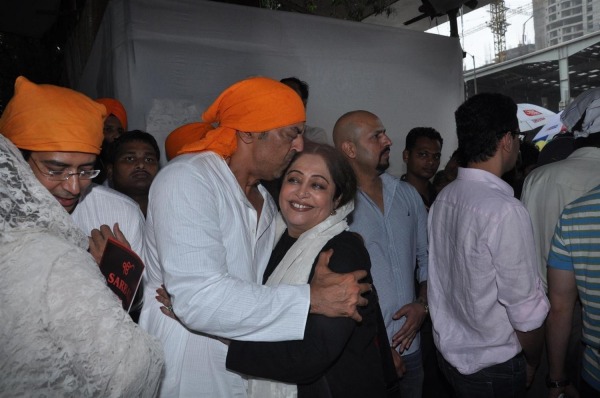 Kirron Kher Meets Vindu Dara Singh