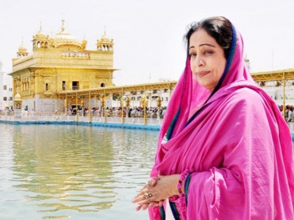 Kirron Kher Visted Golden Temple