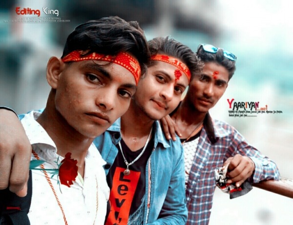 Subodh Patel With His Friends