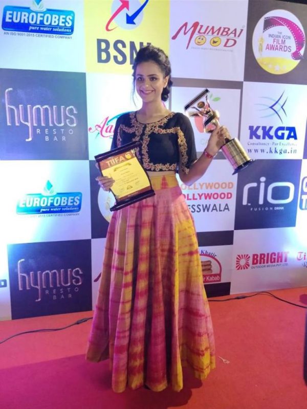 Prachi Tehlan With Award