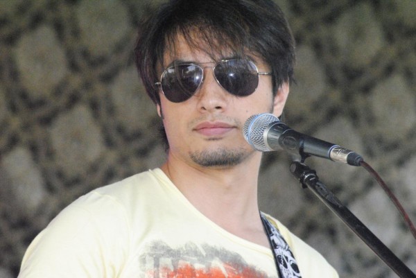 Ali Zafar On Mike