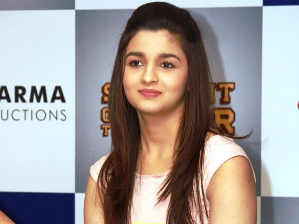 Alia Bhatt Looking Sweet