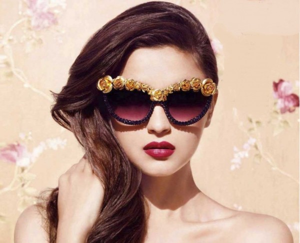 Alia Bhatt Wearing Sunglasses