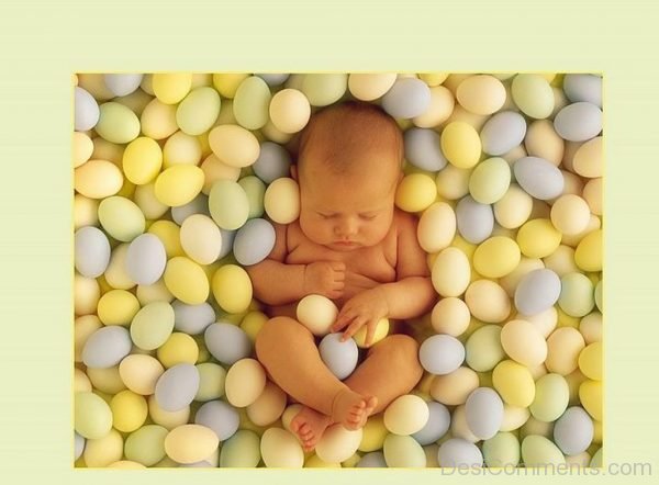 Baby Sleeping On Ballons-025