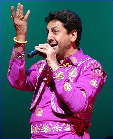 Gurdas Maan On Mike