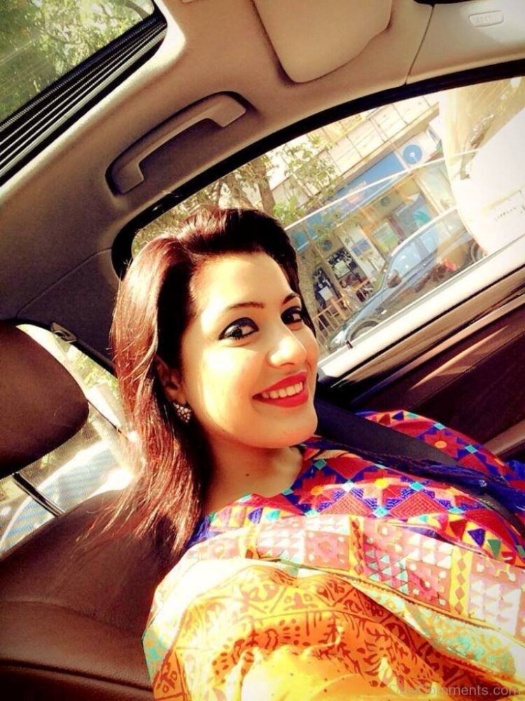 Image Of Neetu Singh In Car - DesiComments.com