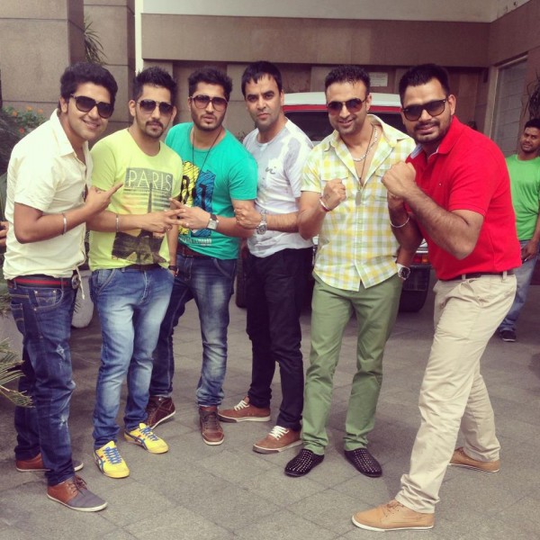 Jassi Gill Is Wearing Green T Shirt In This Picture