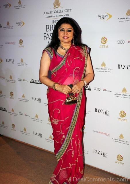 Kiran Juneja Wearing Saree