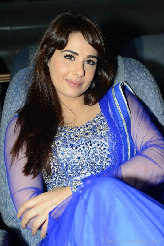 Mandy Takhar Image