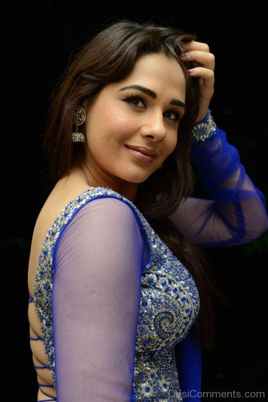 Mandy Takhar Side Pose