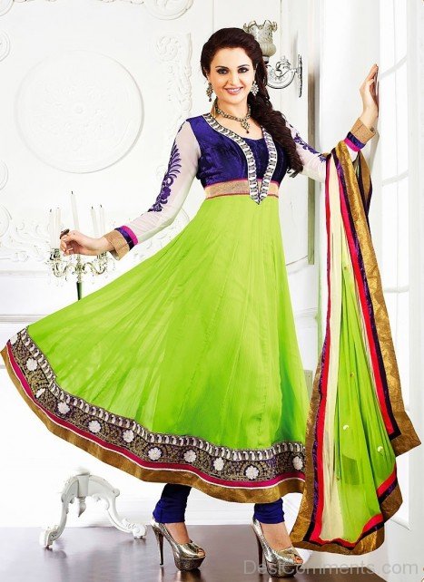 Monica Bedi In Green Anarkali Suit