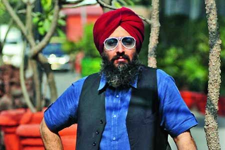 Rabbi Shergill Wearing Red Turban