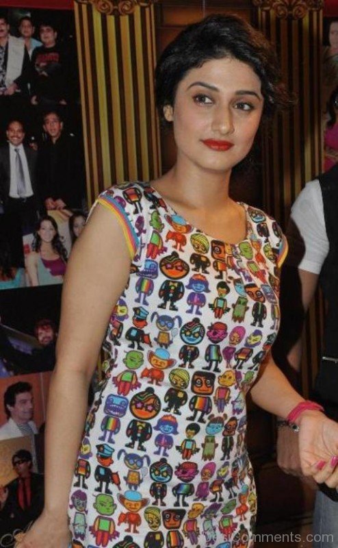 Ragini Khanna In Colourful Dress