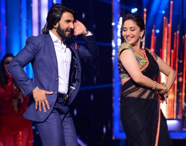 Ranveer Promotes Lootera On The Sets Of Jhalak Dikhla Jaa