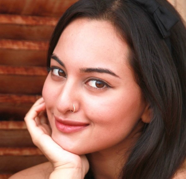 Sonakshi Sinha-Face Close Up