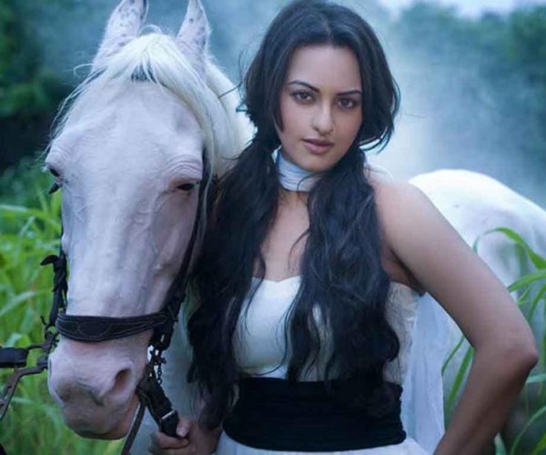 Sonakshi Sinha Posing With Horse