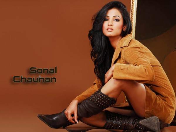 Sonal Chauhan Giving A Nice Pose