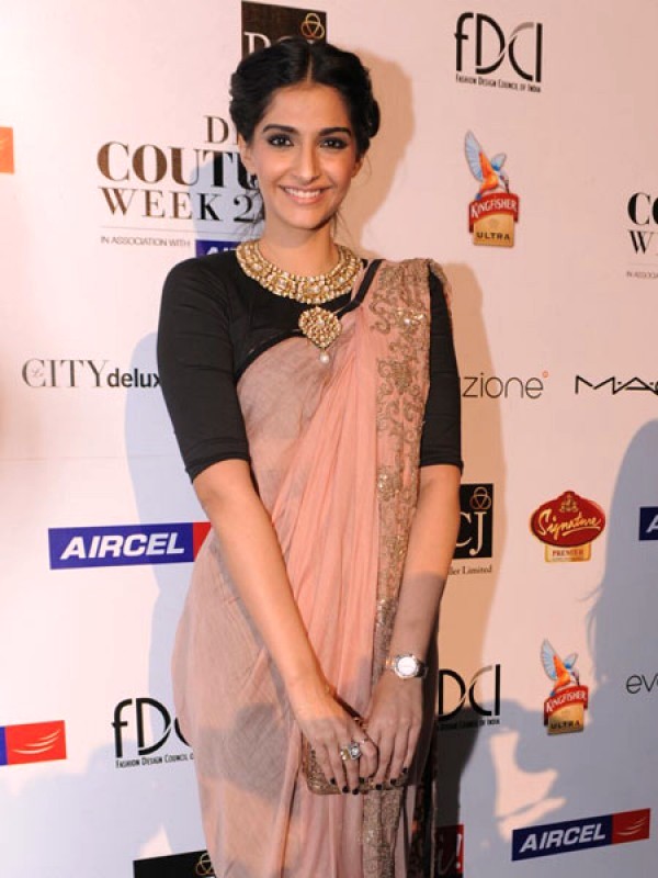 Sonam Kapoor Looking Nice